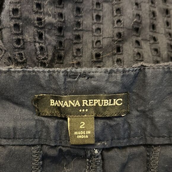 Banana Republic navy eyelet shorts Size 2 EUC - Picture 6 of 7